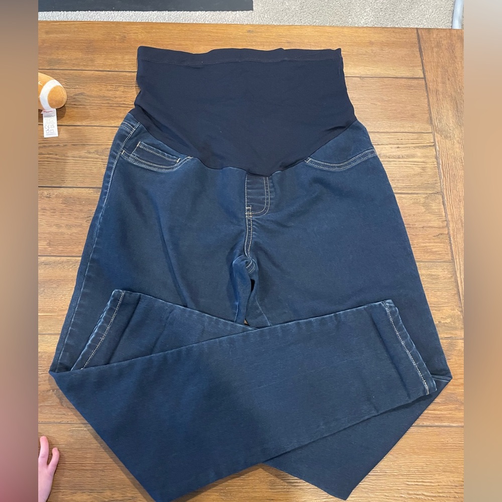 Liz Lange maternity skinny jeans